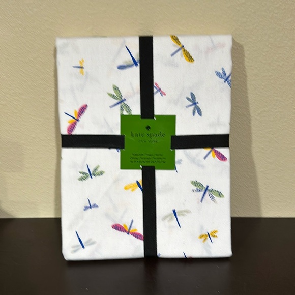NWT Kate Spade ♠️ dragonfly oblong tablecloth - Picture 1 of 4